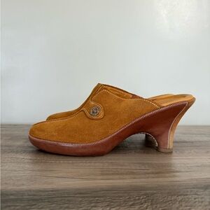 Cole Haan mules closed toe beige suede sz 8
